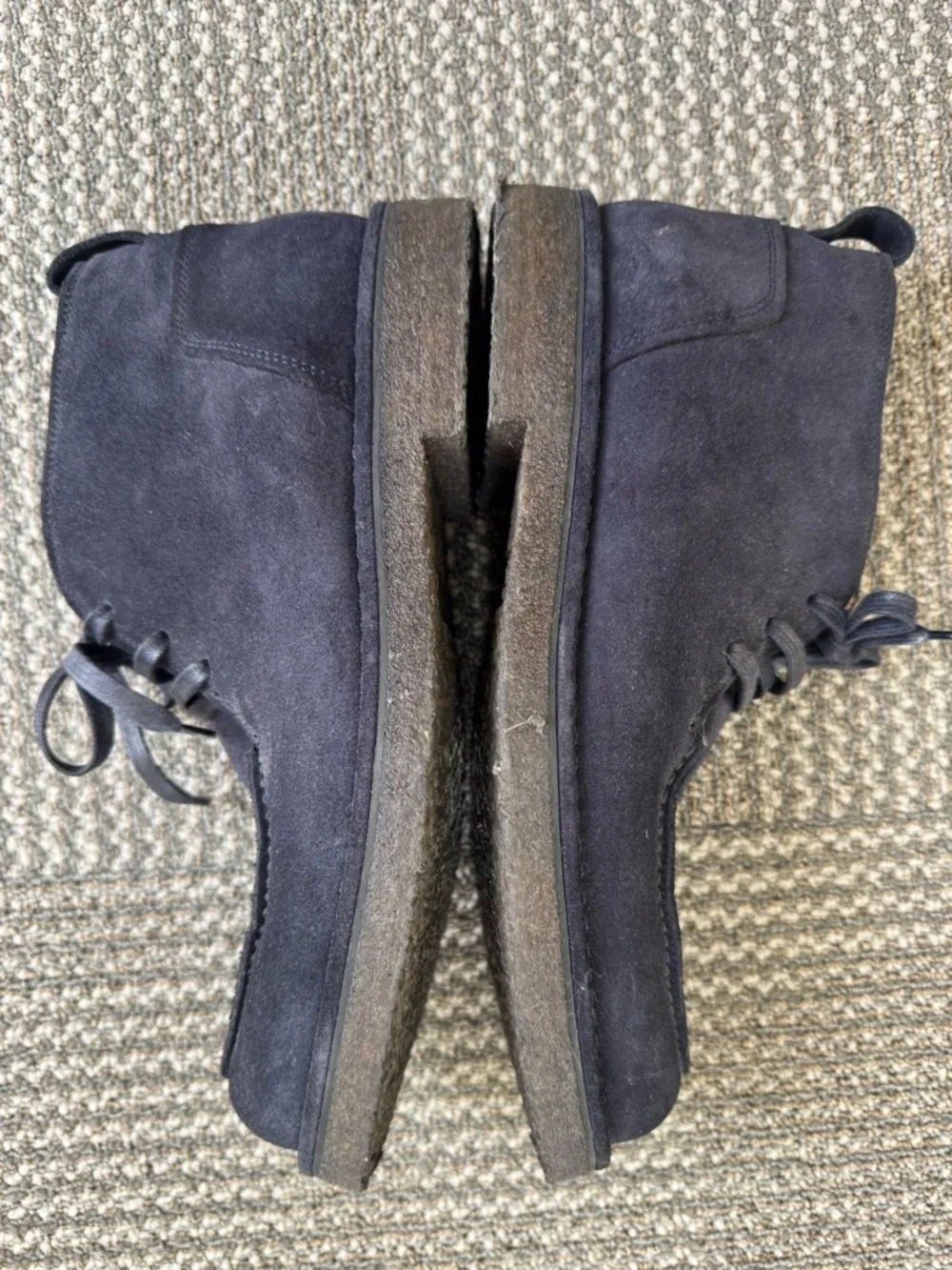 Vince Men’s Blue Suede Chukka Boots, size 9